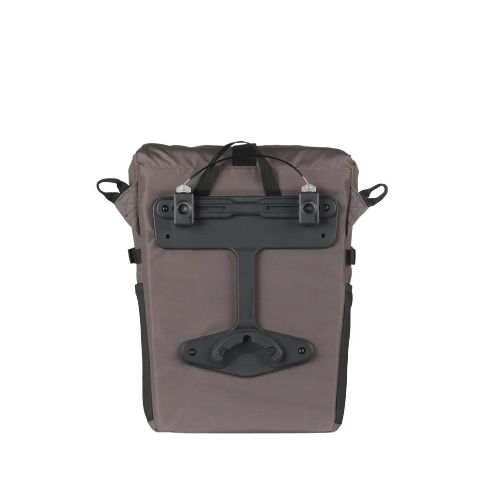 Basil Move fietsschoudertas MIK Studs - enkele fietstas - 15 liter - bruin